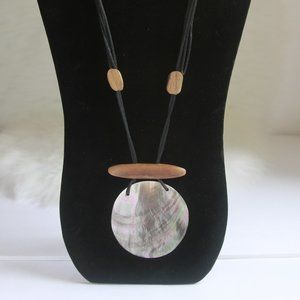 Shell/Wood Necklace with Mother Of Pearl medallion